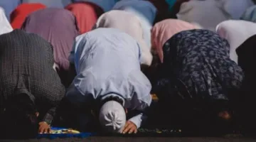 وقت صلاة الظهر ومواعيد الصلوات ليوم الجمعة 13 يونيو 2025