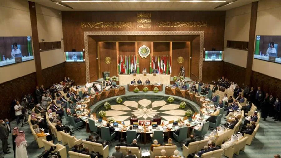 الجامعة العربية تستنكر الهجوم الإسرائيلي على إيران وتطالب بوقف التصعيد.