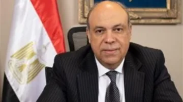 وزير الطيران يراقب مستجدات الوضع ويؤكد الاستعداد لمواجهة أي طارئ