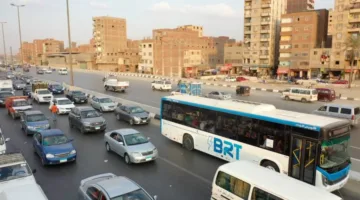 شراكة بين قطاع النقل وإدارة المرور لوضع وتنفيذ غرامة رادعة للمركبات التي تستخدم المسار المخصص للباصات السريعة.