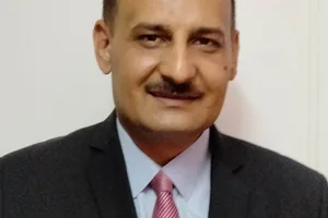 ثلاثي الأضواء في مسرح النّووي!