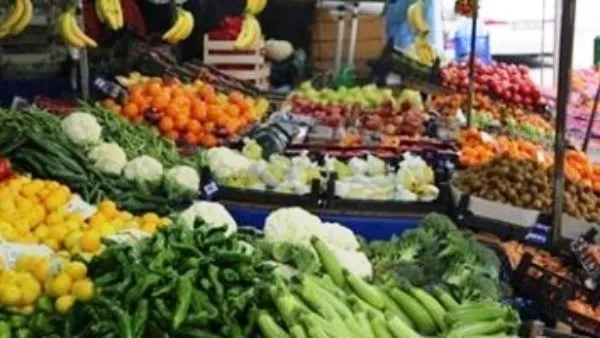أسعار الخضار والفواكه مساء الجمعة 13 يونيو 2025