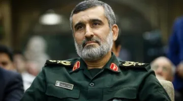 الحرس الثوري الإيراني يعلن مقتل حاجي زاده قائد القوات الفضائية.