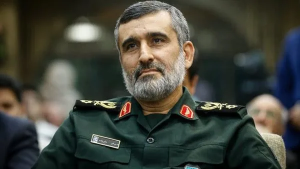 الحرس الثوري الإيراني يعلن مقتل حاجي زاده قائد القوات الفضائية.
