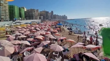 إشغال بنسبة 90%: إقبال واسع على شواطئ الإسكندرية مع مراقبة ميدانية متزايدة