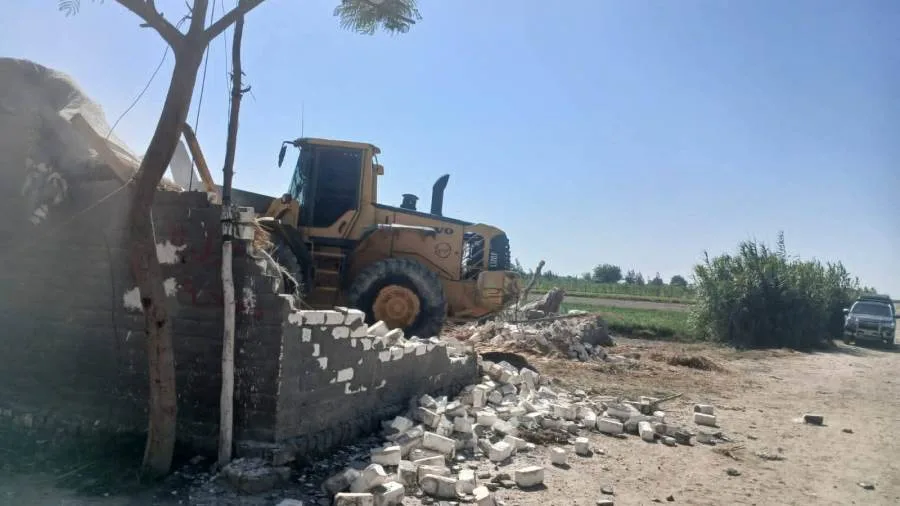 محافظ الإسكندرية يوجه بمواصلة إزالة غير القانونيات على أراضي الدولة محافظ الإسكندرية يوجه بمواصلة إزالة غير القانونيات على أراضي الدولة