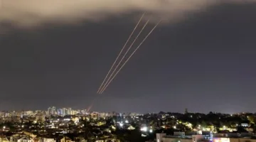 هجوم إسرائيلي على إيران: استكشف الأسباب والتوقيت وتأثيرات التصعيد العسكري في المنطقة