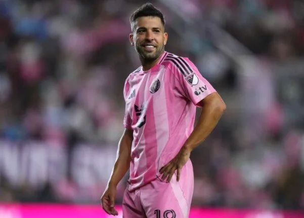 هل سيلعب «جوردي ألبا» أمام الأهلي في بداية كأس العالم للأندية؟.. مدرب إنتر ميامي يوضح.
