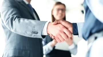 هل تمنح البنوك خصومات على تأمين السيارات لمالكي حسابات التوفير؟