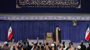 إسرائيل: عدم استهداف خامنئي في الوقت الراهن، وطهران ترد من خلال عملية الوعد الصادق 3