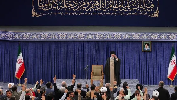 إسرائيل: عدم استهداف خامنئي في الوقت الراهن، وطهران ترد من خلال عملية الوعد الصادق 3