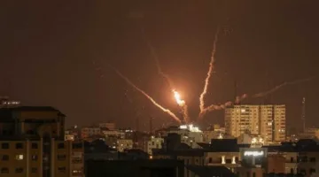 شاهد: لحظة هبوط صاروخ إيراني في وسط تل أبيب
