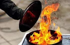 ماذا تفعل عندما يشتعل الزيت في المطبخ؟.. دليل البقاء الآمن الذكي