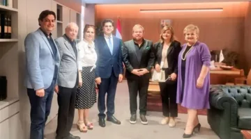 وزير الإعلام بول مرقص يستقبل وفد مهرجان الزمن الجميل