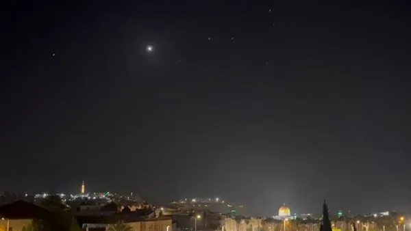 بسبب التوترات العسكرية بين إسرائيل وإيران… فنانة وإعلامية معروفتان محاصرتان في العراق (صور) بسبب التوترات العسكرية بين إسرائيل وإيران… فنانة وإعلامية معروفتان محاصرتان في العراق (صور)