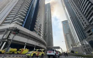 استمرار عمليات التبريد بعد السيطرة على حريق “برج مارينا” المكون من 67 طابقًا.