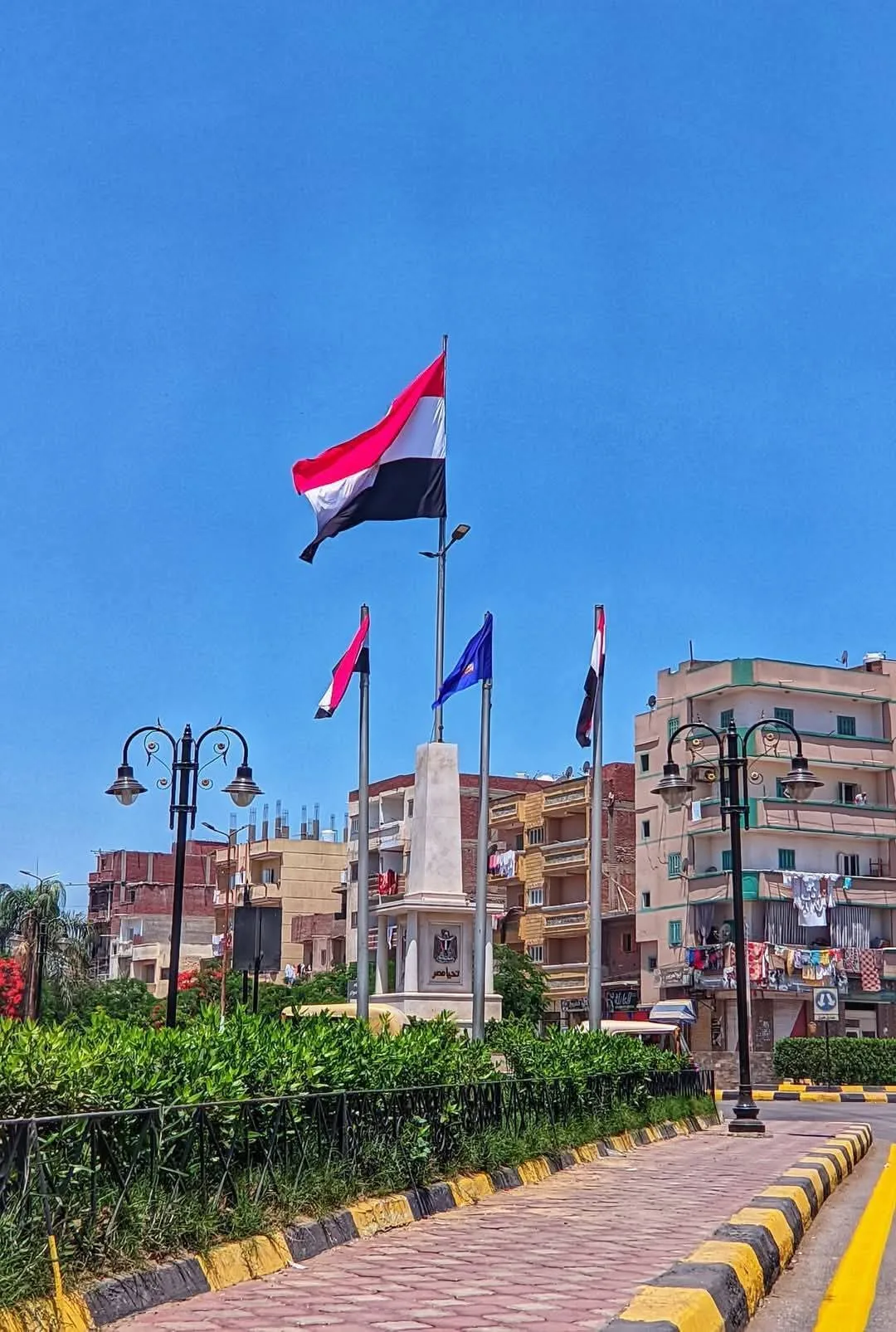 مدبولي يتفقد مشروعات “حياة كريمة” والتطوير في مجالات الزراعة والصحة بمحافظة البحيرة
