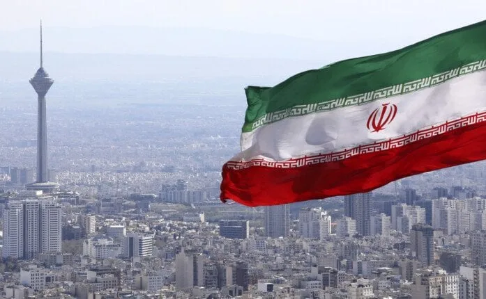 طهران تُخطِر فرنسا وبريطانيا والولايات المتحدة رسميًا بنية تنفيذ هجمات مكثفة على إسرائيل طهران تُخطِر فرنسا وبريطانيا والولايات المتحدة رسميًا بنية تنفيذ هجمات مكثفة على إسرائيل