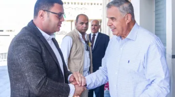 وزير الإسكان ومحافظ الإسكندرية يجتمعان لمراجعة القضايا والمشاريع المشتركة