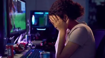 فتاة تتصدى للابتزاز والتهديد بفيديوهات محرجة.. وهذه العقوبات المترتبة على الجاني