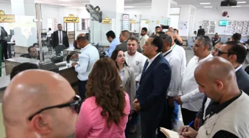 رئيس الوزراء يزور المركز التكنولوجي لخدمة المواطنين في زاوية صقر بمحافظة البحيرة.. صور