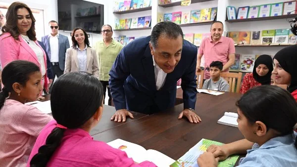رئيس الوزراء يزور مشروع “كتابك الثقافي” في قرية زاوية صقر بالبحيرة رئيس الوزراء يزور مشروع “كتابك الثقافي” في قرية زاوية صقر بالبحيرة