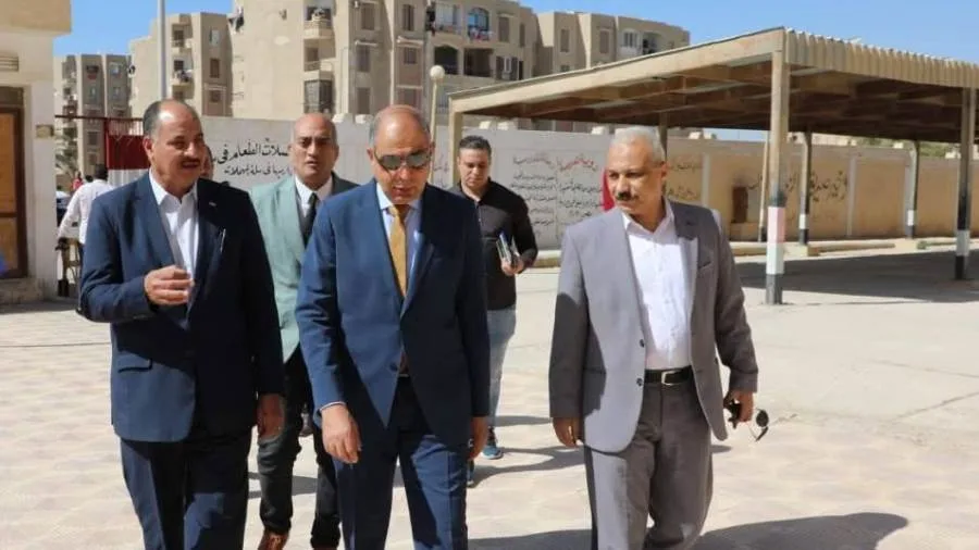 غدًا، 35 ألف طالب يقومون بأداء امتحانات الثانوية العامة في 92 مركزًا بالمنيا. غدًا، 35 ألف طالب يقومون بأداء امتحانات الثانوية العامة في 92 مركزًا بالمنيا.