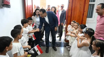 رئيس الوزراء يزور مركز تطوير الأسرة والطفل في زاوية صقر ويثني على الجهود المبذولة.