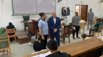 رئيس جامعة قناة السويس يزور امتحانات كلية الزراعة