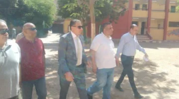 وكيل وزارة التعليم في الجيزة يراجع استعداد لجان الامتحانات لاستقبال طلاب الثانوية العامة