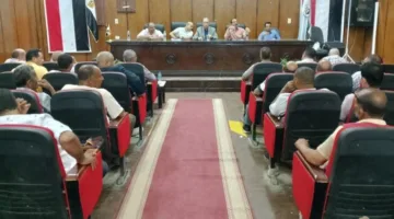 مدير تعليم أسيوط يجتمع برؤساء لجان امتحانات الثانوية العامة