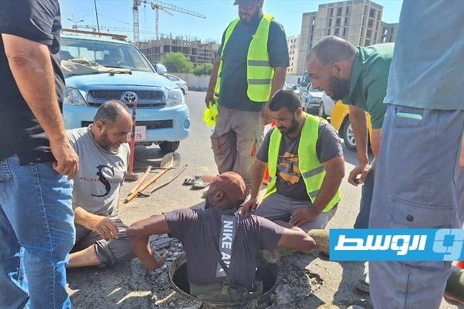 صيانة تسرب مياه بغرفة الصمام الرئيسى فى بوابة الجبس بجنزور، 14 يونيو 2025 (الشركة العامة للمياه والصرف الصحي)