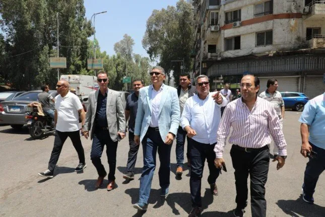 محافظ الجيزة يراقب جودة الخدمات في الأحياء ويعطي التعليمات للتعامل الفوري مع شكاوى المواطنين محافظ الجيزة يراقب جودة الخدمات في الأحياء ويعطي التعليمات للتعامل الفوري مع شكاوى المواطنين