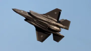 بعد إعلانها عن إسقاط طائرتين إسرائيليتين خلال غارات جوية.. إيران تعلن عن إسقاط مقاتلة إسرائيلية من طراز “إف-35” غرب البلاد، وتل أبيب ترد بالنفي.