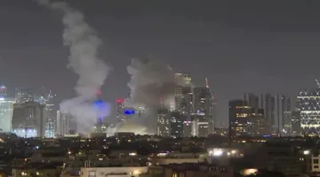 تل أبيب تشهد حريقاً هائلاً.. ت devastation كبيرة في إسرائيل بفعل الصواريخ الإيرانية (فيديو)