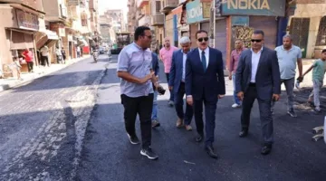 محافظ المنوفية يقوم بجولة لتفقد أعمال الرصف والتطوير في شارع السلطان حسين بحي غرب.