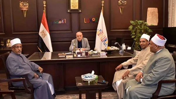 محافظ الأقصر يلتقي أفراد مبادرة “ومَن أحياها”