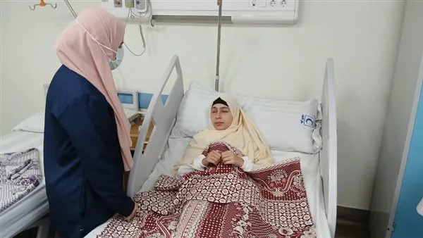 عميد معهد ناصر يرحب بـ “صغيرة البحيرة” بعد تعليمات رئيس الوزراء بتوفير العلاج لها عميد معهد ناصر يرحب بـ “صغيرة البحيرة” بعد تعليمات رئيس الوزراء بتوفير العلاج لها