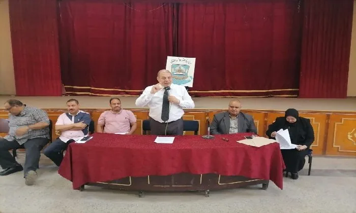 مدير التعليم بقنا يعقد اجتماعًا موسعًا لرؤساء لجان الثانوية العامة مدير التعليم بقنا يعقد اجتماعًا موسعًا لرؤساء لجان الثانوية العامة