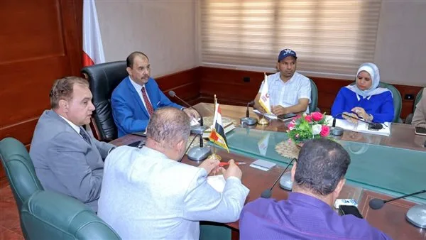 محافظ سوهاج يجتمع لوضع استراتيجيات لتشغيل الأسواق الحضرية الحديثة محافظ سوهاج يجتمع لوضع استراتيجيات لتشغيل الأسواق الحضرية الحديثة