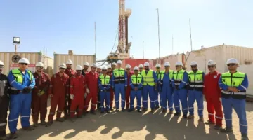وزير البترول يقوم بجولة في موقع بتروشهد بالصحراء الغربية لتفقد تقدم الأعمال الإنتاجية