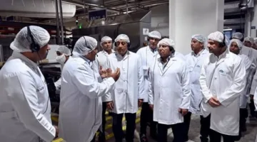 رئيس الحكومة يقوم بجولة في مصنع شركة “بيتي” لمنتجات الألبان في النوبارية