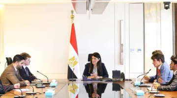 المشاط تجتمع مع مجموعة من طلاب الجامعات الرائدة في المملكة المتحدة