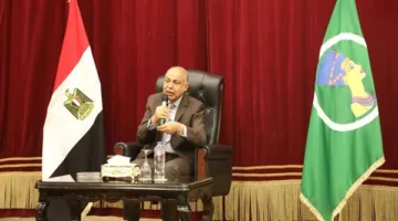 محافظ المنيا يوزع 328 عقدًا لتقنين أراضي الدولة