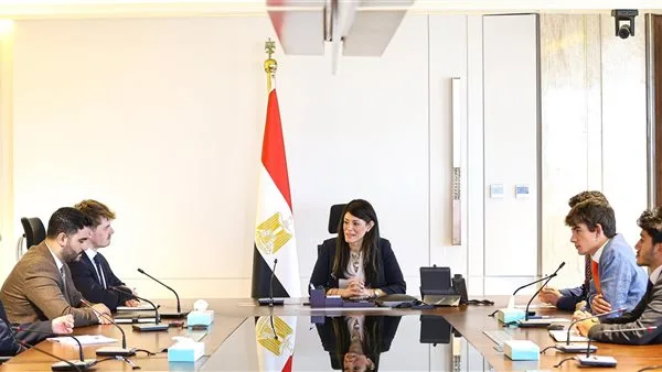 وزيرة التخطيط تجتمع بعدد من طلاب أبرز الجامعات في المملكة المتحدة وزيرة التخطيط تجتمع بعدد من طلاب أبرز الجامعات في المملكة المتحدة