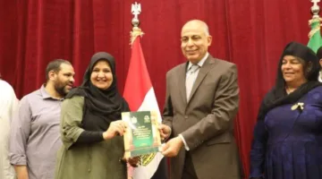 محافظ المنيا يوزع 328 عقداً لتقنين الأراضي لتعزيز الاستقرار العمراني وتخفيف الأعباء على السكان