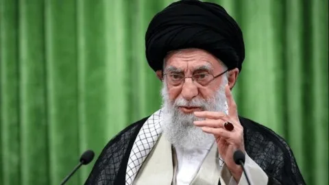 خامنئي يحذر الإسرائيليين: ستواجهون معاناة كبيرة خامنئي يحذر الإسرائيليين: ستواجهون معاناة كبيرة