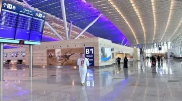 المطارات العالمية تدعو المسافرين للتواصل