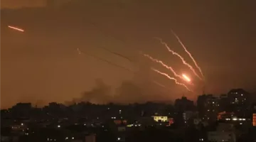 السلطات الإسرائيلية: تضرر عدد من المباني في حيفا جراء صواريخ إيرانية