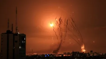 إصابة مفاجئة: لحظة سقوط صاروخ “فرط صوتي” إيراني في قلب تل أبيب | فيديو